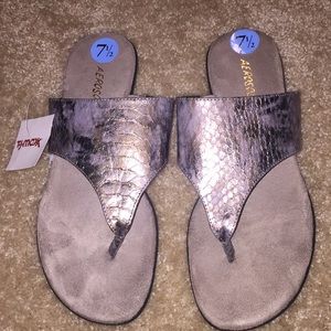 Aerosoles Chalassify Thong Sandals - Silver/Grey